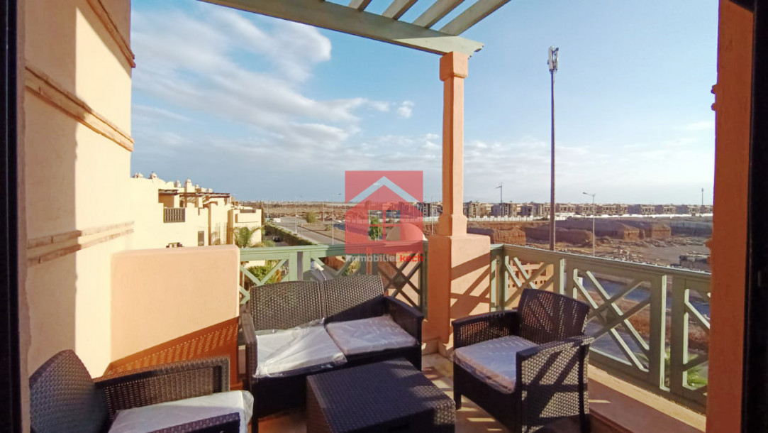 Studio Meublé avec 2 Balcons-1