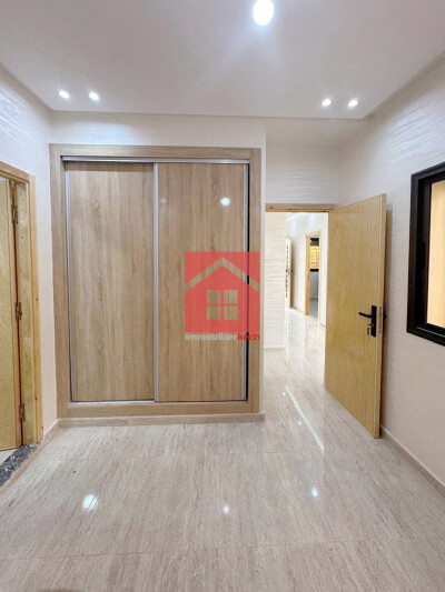 Appartement neuf avec balcon à louer