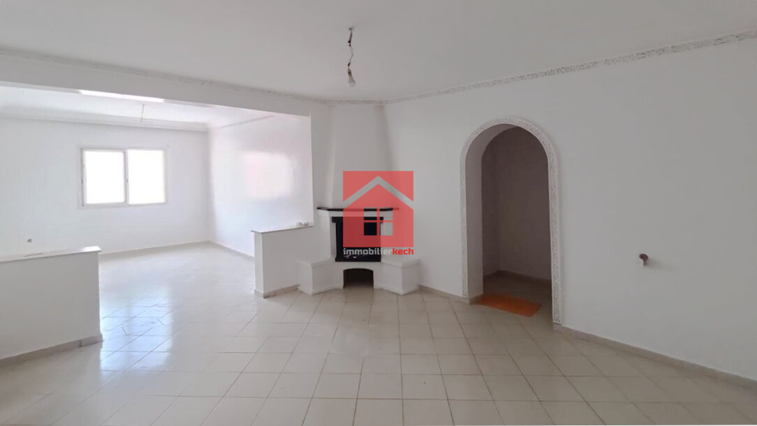 Appartement avec balcon à louer-4