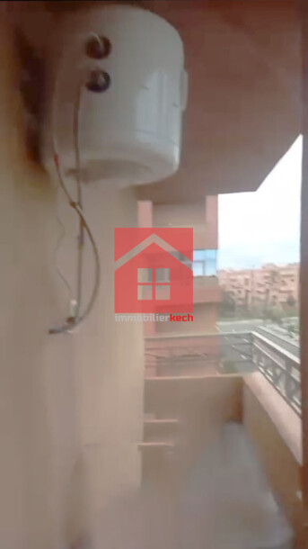 Neuf appartement avec balcon à loue-0