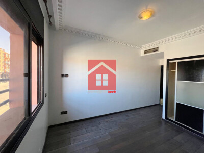 Appartement avec terrasse en vue sur la rue