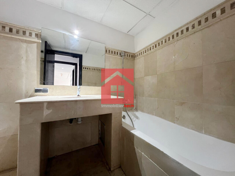 Appartement avec terrasse en vue sur la rue-5