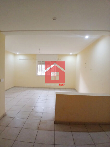 Appartement vide avec terasse à louer-1