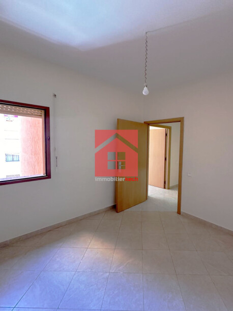 Appartement neuf avec balcon à louer-1