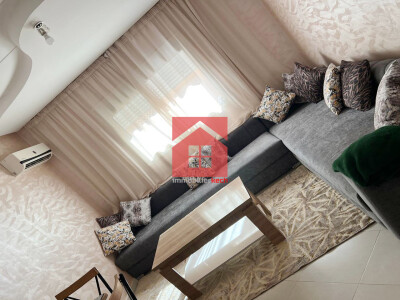 Bel appartement avec balcon à louer-0