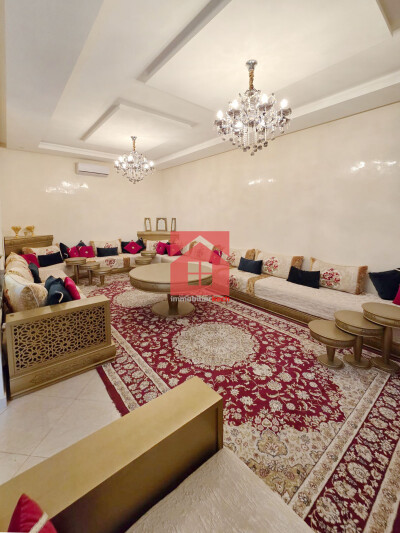 Elégante villa meublée avec piscine à vendre