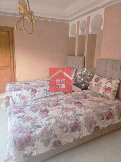 Appart meublé avec balcon à louer-1