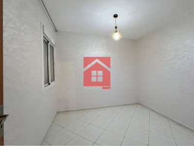 Appartement neuf avec balcon à louer-1