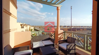 Studio Meublé avec 2 Balcons