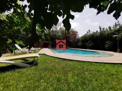 Charmante Villa avec une Grande Piscine Privée